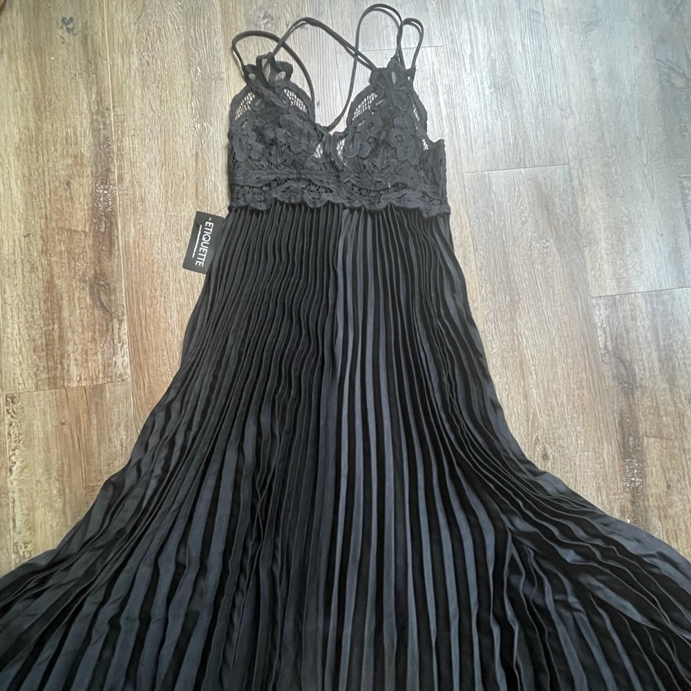 ETIQUETTE Black maxi dress